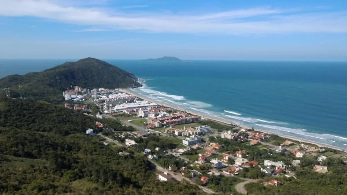 Beach, View, Comfort, Kids, Pet And Home Office! Florianópolis Apartment